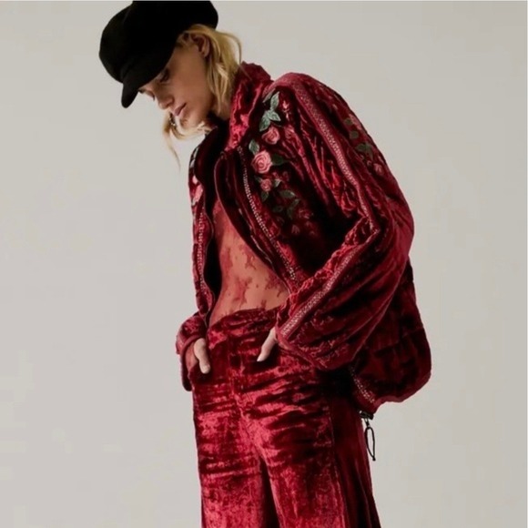 Free People x Anna Sui Jackets & Blazers - Free People Anna Sui Dolman Quilted Jacket Womens Medium Velvet Embroidered Read